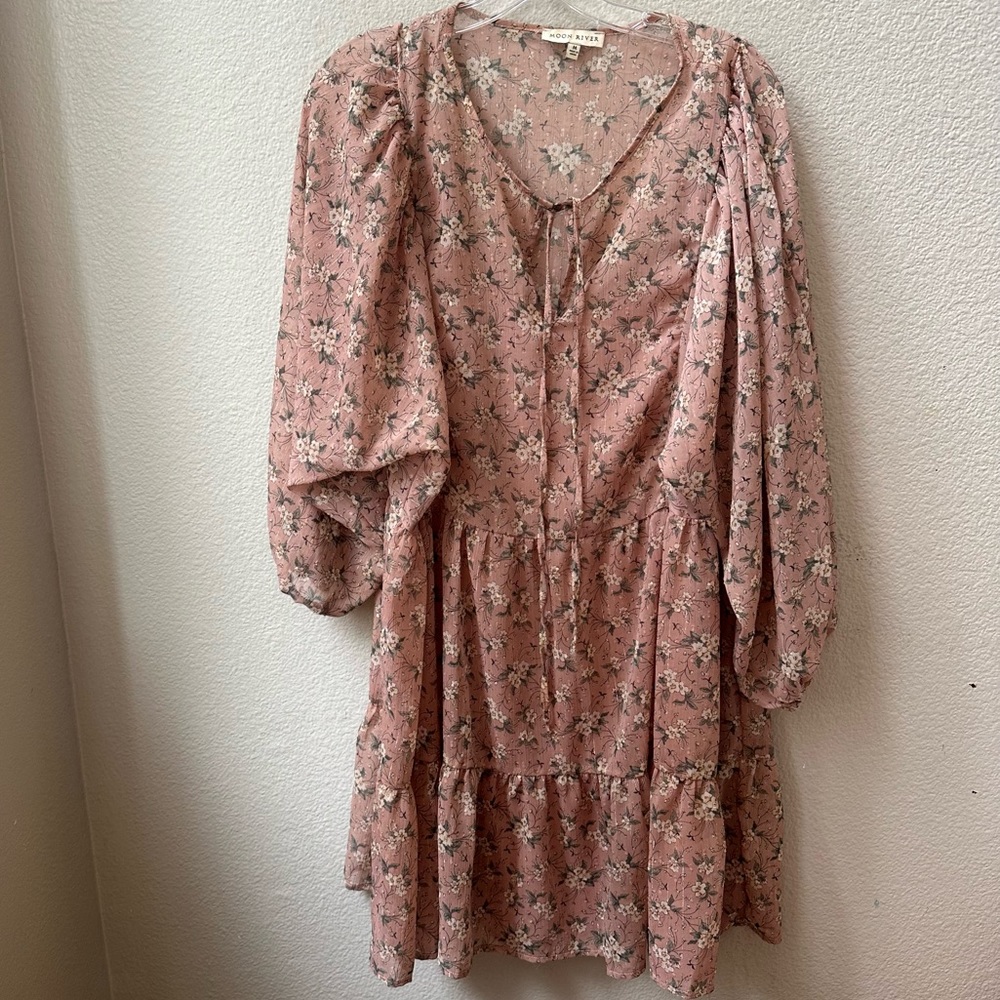 Moon River pink dainty floral long sleeve mini dress women’s M